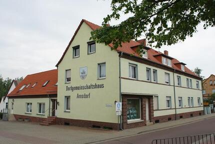 O119W3: Geräumige 3-Raum-Wohnung im Zentrum von Amsdorf - Seegebiet Mansfelder Land