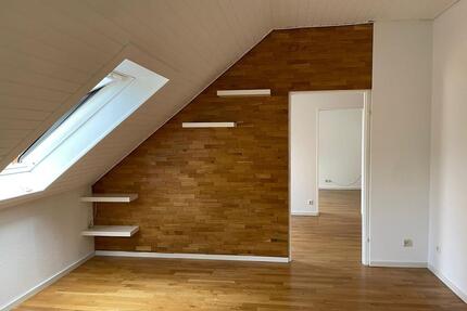Gemütliche Dachgeschosswohnung (2. OG) - Idstein