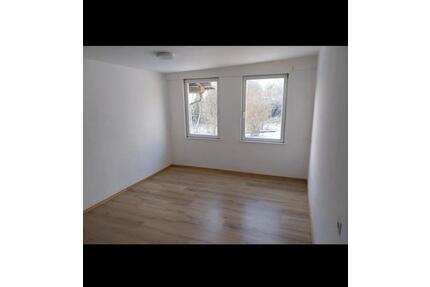 Vermiete WG Zimmer im alten Bauernhaus in Neckartailfingen