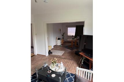 WG Zimmer !!! 2 Zimmer 40 qm unmöbliert im EG in Haus-WG - Albersdorf