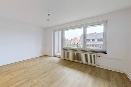 Toll geschnittene 3-Zimmer-Wohnung mit BALKON und Wannenbad in Geismar - Göttingen