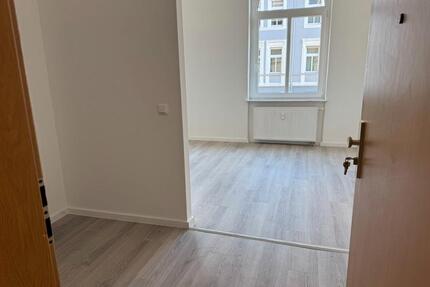 Moderne 3-Raum-Wohnung im Erdgeschoss, zentral gelegen - Schönebeck (Elbe)