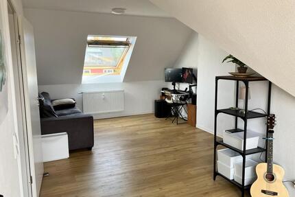 Zwischenmiete: Möblierte 52m² DG Wohnung in Köln 30.4 bis 07.6.26