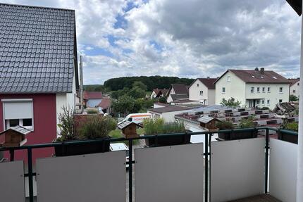 Provisionsfrei hochwertige 4-Zimmer-Maisonette mit Wallbox - Oerlenbach