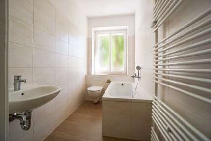 Wohnung zum Mieten in Plauen 353,90 € 66.9 m²
