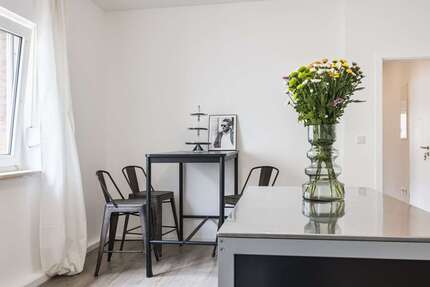 Wohnung zum Kaufen in Krefeld Cracau 175.000,00 € 87.17 m² - Krefeld / Cracau