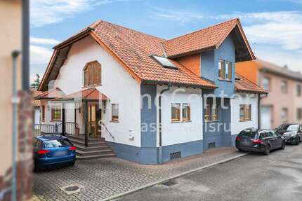 Haus zum Kaufen in Oberhausen-Rheinhausen Oberhausen 599.000,00 € 223.16 m² - Oberhausen-Rheinhausen / Oberhausen