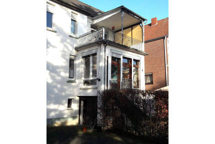 Geräumiges Stadthaus (Altbau) mit 3 Wohnungen und 2 Garagen in stadtnaher Wohnlage in Bünde-Ennigloh