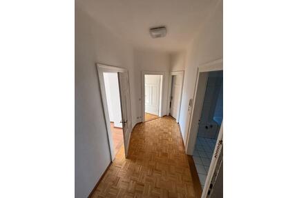 schöne helle 3ZKB mit Balkon - 595,00&nbsp;EUR Kaltmiete, ca.&nbsp; 70,00&nbsp;m&sup2; in Erfurt (PLZ: 99086) Johannesplatz