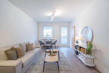 Dreizimmmerwohnung mit Balkon und Küche- Frei zum Einzug - Dresden Gorbitz-Süd