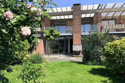 Haus zum Mieten in Düsseldorf-Kaiserswerth 2.800,00 € 160 m²