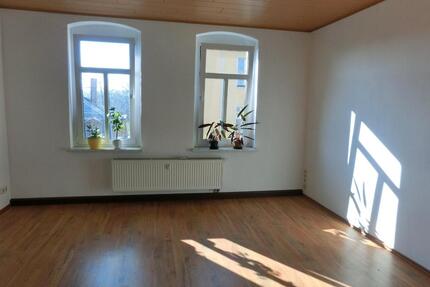 freundliche 2 R DG Whg - 400,00&nbsp;EUR Kaltmiete, ca.&nbsp; 60,00&nbsp;m&sup2; in Altenburg (PLZ: 04600)