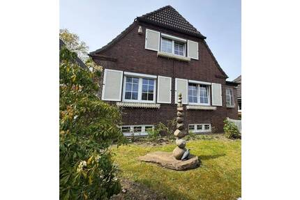 Charmantes Schätzchen: stilvolles Haus mit viel Platz, Garage + 2 Stp. - top gepflegt! - Norderstedt Harksheide