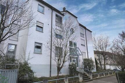 Gemütliche 2-Zimmer-Wohnung am Stadtpark in Zuffenhausen mit Balkon und TG-Stellplatz! - Stuttgart