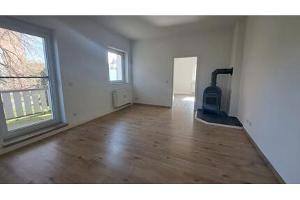 Einladende 2-Zimmer-Gartenwohnung mit modernem Ofen in Zeitz-Forststraße