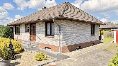 EBENERDIG WOHNEN MIT VOLLKELLER UND GARAGE - Bad Bodenteich