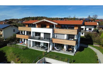 Erdgeschosswohnung mit Panoramablick - Schnaitsee