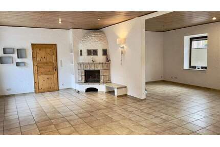 Gepflegte Doppelhaushälfte mit fünf Zimmern und Einbauküche in Bad Dürkheim