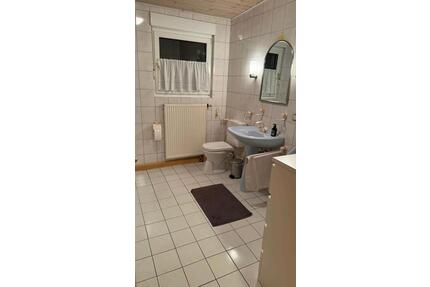 helle Dachgeschosswohnung - 850,00&nbsp;EUR Kaltmiete, ca.&nbsp; 100,00&nbsp;m&sup2; in Hofbieber (PLZ: 36145)