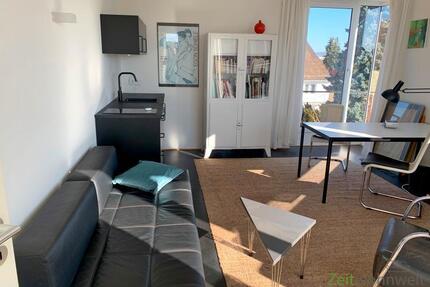 (EF1353_M) Kassel-Stadt: Niederzwehren, neu möbliertes Apartment mit Dachbalkon in ruhiger Lage, PKW-Stellplatz