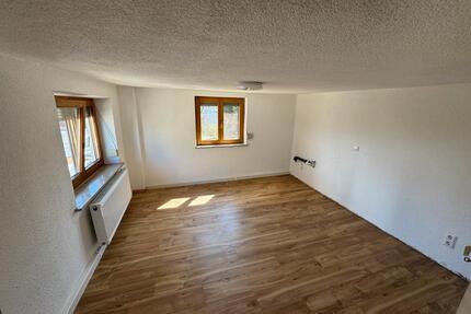 Charmante Maisonette-Wohnung - 600,00&nbsp;EUR Kaltmiete, ca.&nbsp; 65,00&nbsp;m&sup2; in Kirchberg an der Iller (PLZ: 88486)