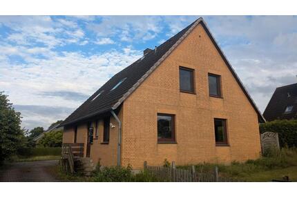 Liebevoll modernisiertes Ein- Zweifamilienhaus - Himbergen