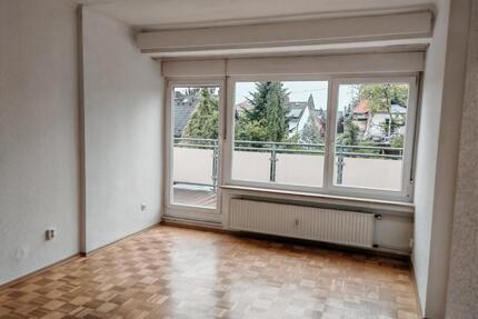 4-Zimmer-Wohnung mit Balkon in Frankfurt-Nied für 2-3 Personen - Frankfurt am Main