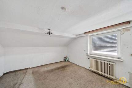 2,5-Zimmer-Dachgeschosswohnung mit Potenzial - 47 m², sofort frei in Arnhofen, Landkreis Kelheim - Abensberg