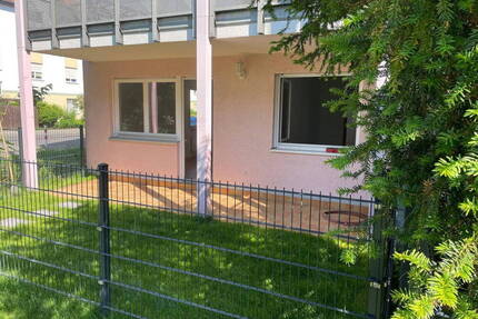Ohne Makler: Sanierte Erdgeschosswohung mit Garten und Tiefgaragenstellplatz für Familie mit Kindern - teltow