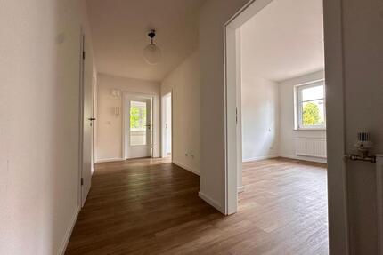 3ZKB mit neuer EBK und Terrasse in Leer Loga - Leer (Ostfriesland)