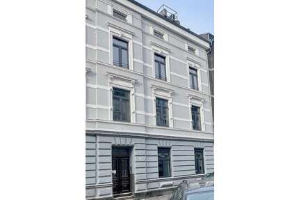 Haus zum Kaufen in Düsseldorf 2.690.000,00 € 379 m²