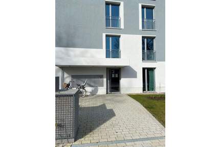 Helle 4-Zimmer-Wohnung mit Terrasse in zentraler Lage - Norderstedt Garstedt