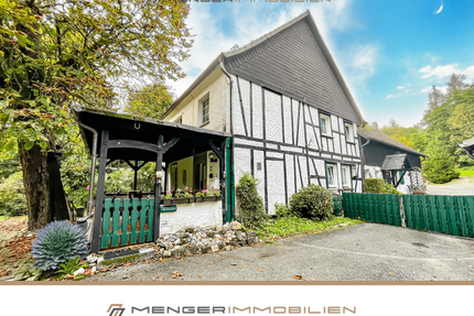 Haus zum Kaufen in Reichshof 220.000,00 € 210 m²