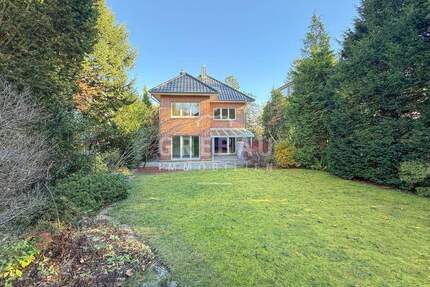 Großes Familienhaus mit Einliegerwohnung, Sauna, Garage und herrlichem Garten - Hamburg Blankenese