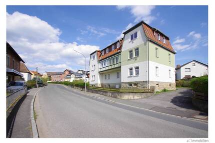 ETW in Rödental mit schöner Aussicht und hohen Räumen