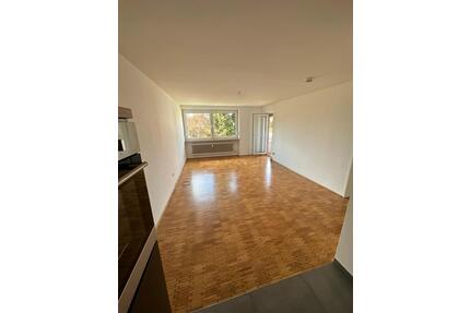 Gepflegte 2 Zimmer Wohnung mit sonnigem Balkon inkl. Stellplatz - Wendelstein