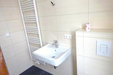 Familienwohnung * 1.OG * neu saniertes Tageslichtbad - Crimmitschau