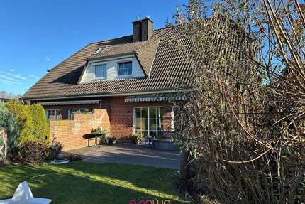 Mehr Raum als gedacht - Doppelhaushälfte mit 2 Carports, ausgebautem Spitzboden & Südwestterrasse - Wolfenbüttel Linden