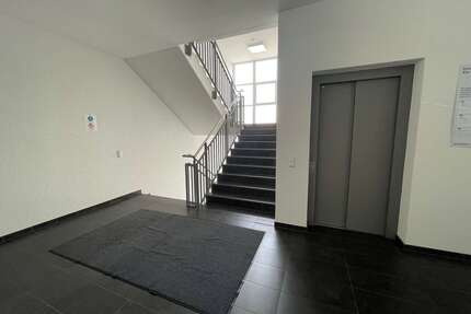 Büro in Bühl 3.672,00 € 306 m² - 3.672,00&nbsp;EUR Kaltmiete, ca.&nbsp; 306,00&nbsp;m&sup2; in Bühl (PLZ: 77815)