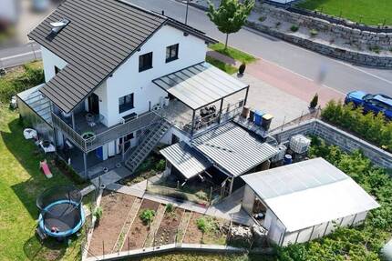 Modernes Einfamilienhaus mit ELW, Garten und Carport - Wertheim / Reicholzheim