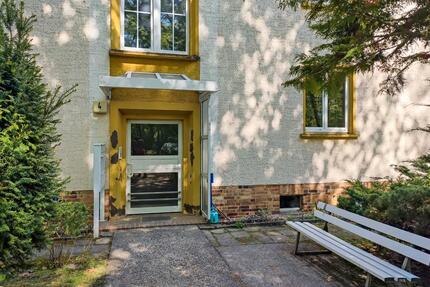 Modern geschnittene und große 4 ZKB mit Balkon im EG eines 4-Familienhauses - Jänschwalde Kolonie