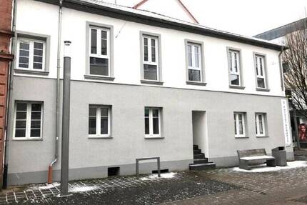 + Modernes Stil Poststraße Stadtwohnung in Merzig zu vermieten + mit Küchenübernahme