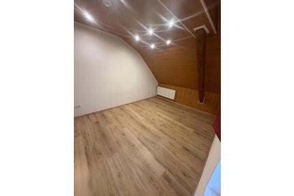 Lichtdurchflutete DG Wohnung im Zentrum von Bad Marienberg - Bad Marienberg (Westerwald)