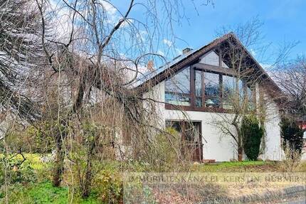 Charmanter Wohntraum in Burgebrach - Freisteh. EFH mit Galerie, Kamin und Doppelgarage