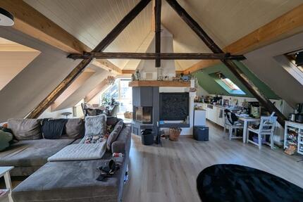 Charmante Dachgeschosswohnung auf zwei Ebenen mit 2 Balkonen - Wadern