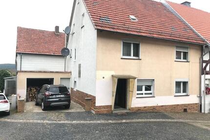Einfamilienhaus 2 Etagen - 1.200,00&nbsp;EUR Kaltmiete, ca.&nbsp; 140,00&nbsp;m&sup2; in Borken (Hessen) (PLZ: 34582)