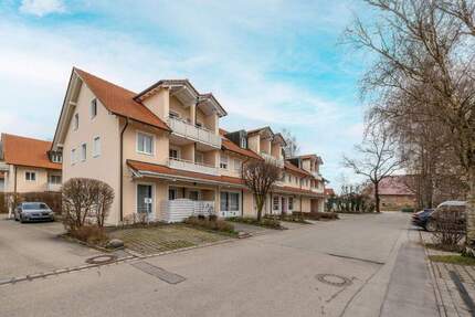 SOMMER IMMOBILIEN - Charmante 2-Zimmer Dachgeschosswohnung mit Balkon - Berglern Mitterlern