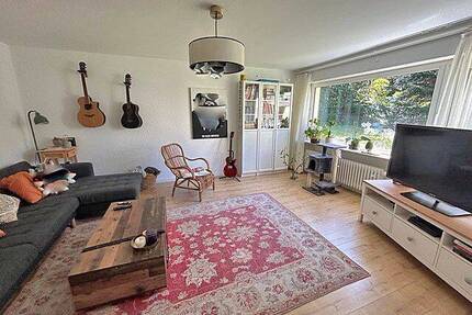 Großzügige 4,5 Zi.-Wohnung mit zwei Balkonen und Garage in bevorzugter Wohnlage von Pforzheim-Sonnenberg