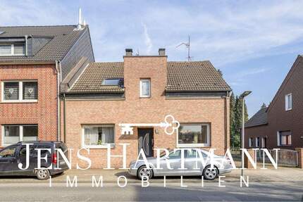 Zweifamilienhaus mit vielseitigen Nutzungsmöglichkeiten und Potenzial für individuelle Wohnkonzepte - Oberhausen Buschhausen