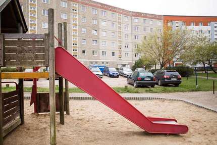 Wohnung zum Mieten in Neubrandenburg 330,00 € 70.06 m²
